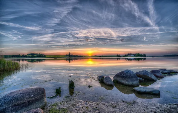 Picture the sky, the sun, clouds, lake, stones