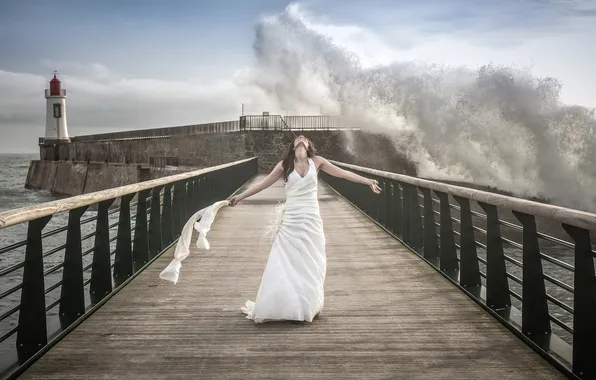 Picture sea, girl, bridge, wave, lighthouse