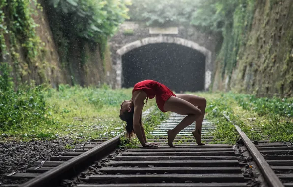 Girl, rain, rails, sleepers, gymnast, Momo Power