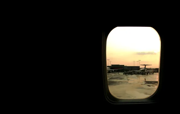The plane, the window, airport