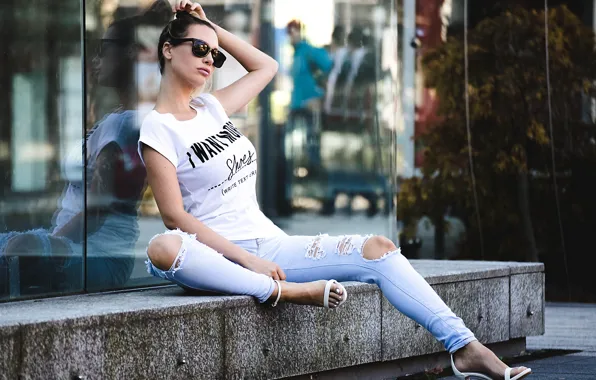 Picture girl, face, style, street, model, hair, jeans, glasses