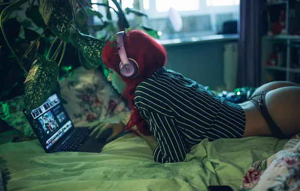 Ass, panties, Girl, headphones, laptop, poison ivy, Inga Lis, Rome Rome