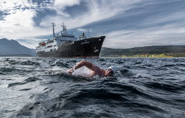 Picture swim, Norway, swimmer, the ship, Norway, Troms, MS Lofoten, Rystraumen