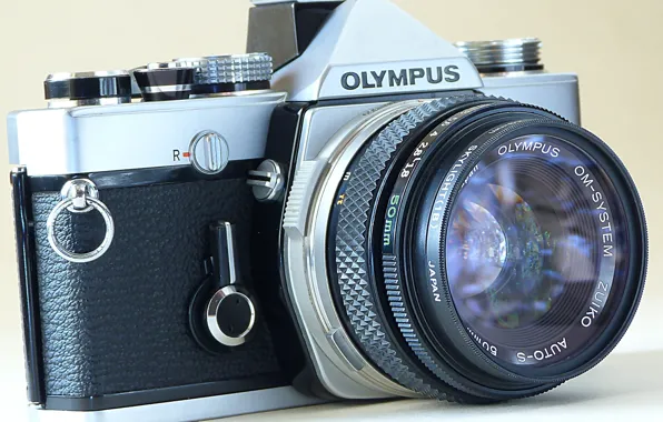 Picture the camera, mirror, film, shutter speed range: , 1 - 1/1000, multi-coated, bright viewfinder, predpochel …