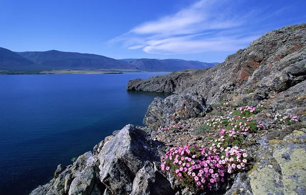 Picture Lake Baikal, oz. Baikal, Rocky shoreline, Shore Islands Barackin, Barakchin Island