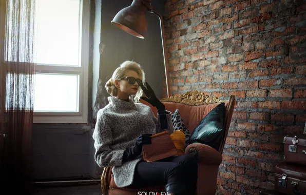 Style, wall, model, lamp, chair, glasses, gloves, sweater