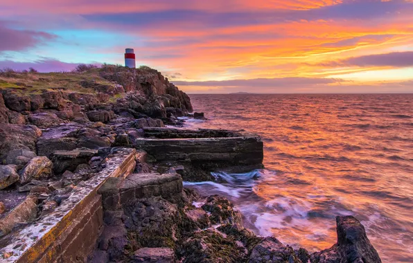 Picture Pink, Lighthouse, Aberdour Sunrise