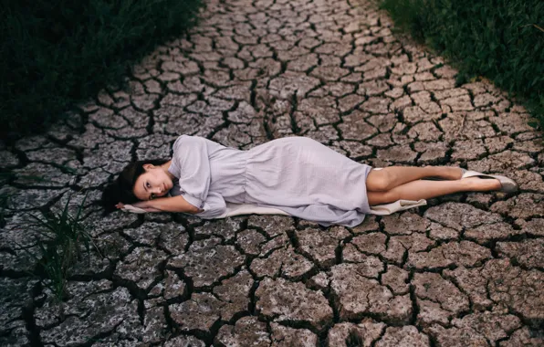 Picture track, pretty, grass, cracked, girl, photographer, Catherine Vilanova, sweetheart