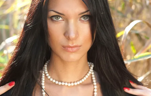 Picture look, model, necklace, brunette