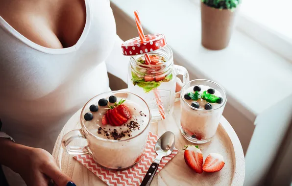 Spoon, tray, strawberries, yogurt
