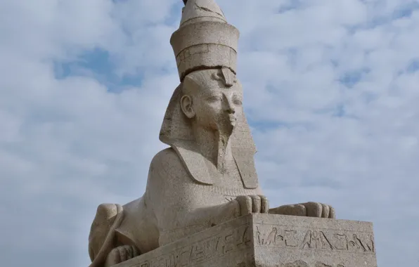 The city, promenade, Sphinx, architecture