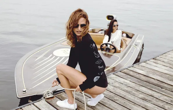 Picture water, girls, boat, brunette, glasses, red