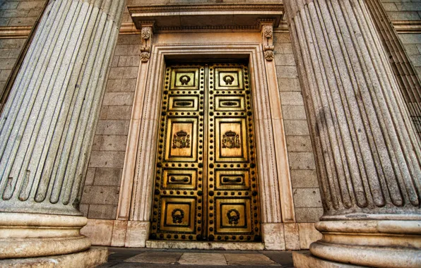 Picture door, Golden Gate, columns