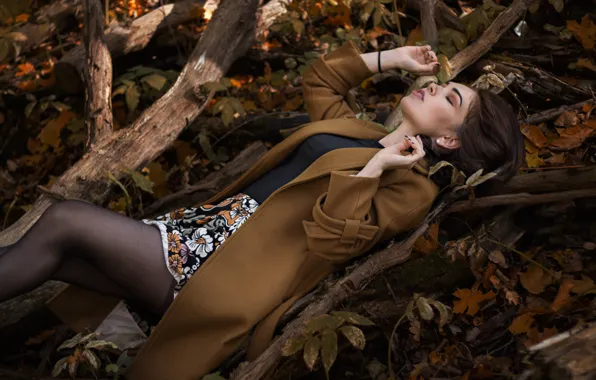 Picture legs, in the woods, Ilya Baranov, Olesya Makarova