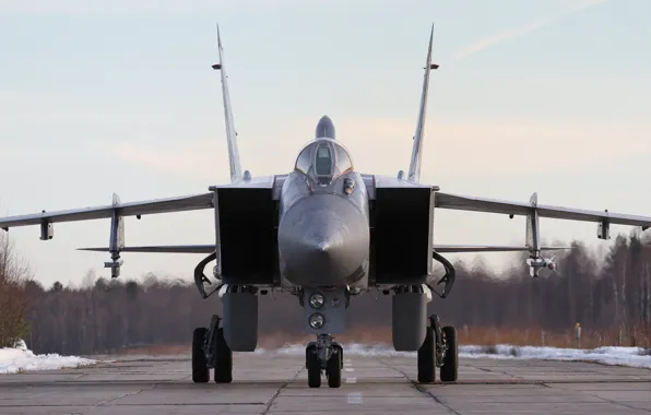 Fighter-interceptor, Foxhound, The MiG-31, supersonic, Double, Fox, according to NATO classification, hound