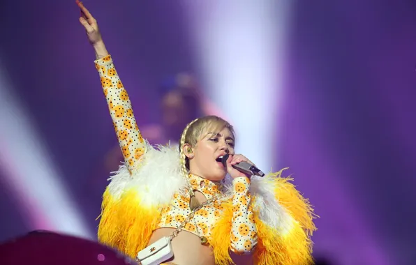 Singer, Miley Cyrus, Miley Cyrus, In Perth, Performs Live