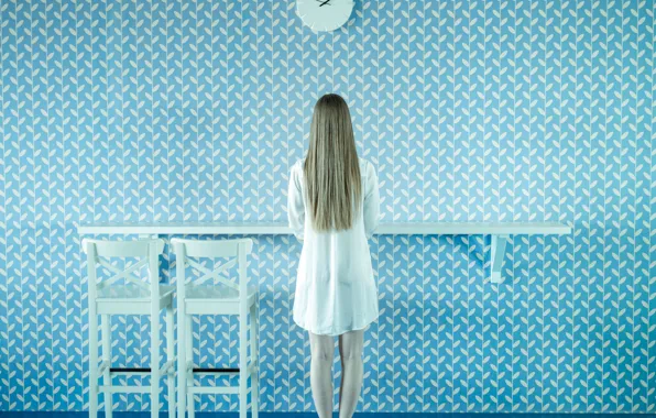 Picture girl, wall, watch