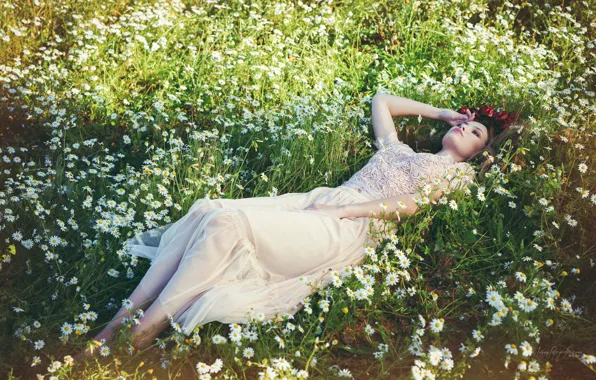 Picture girl, chamomile, Tia Clifton