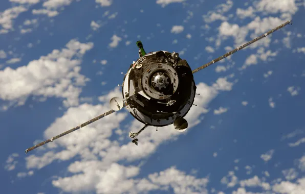 Space, antenna, the docking station, Soyuz TMA-01M