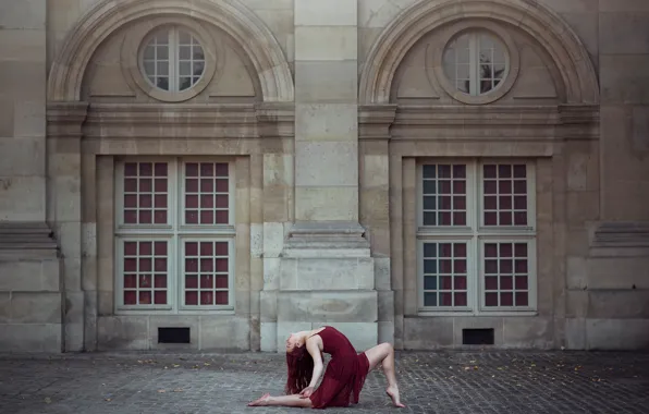 Girl, the city, Paris, dance, Annabelle Tricoire