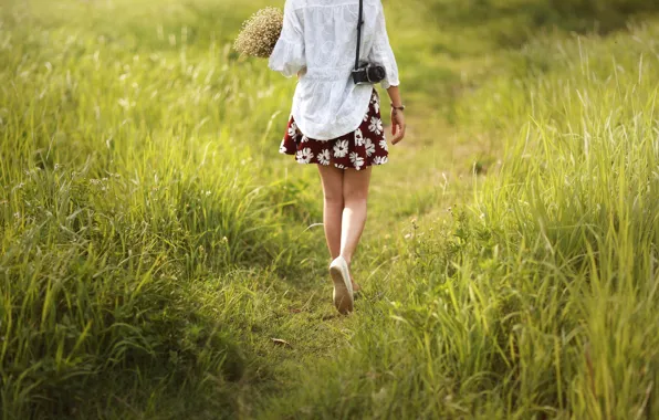 Picture girl, flowers, feet, trail, the camera