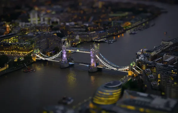 Picture night, the city, selective focus, London Bridge, Tiltshift