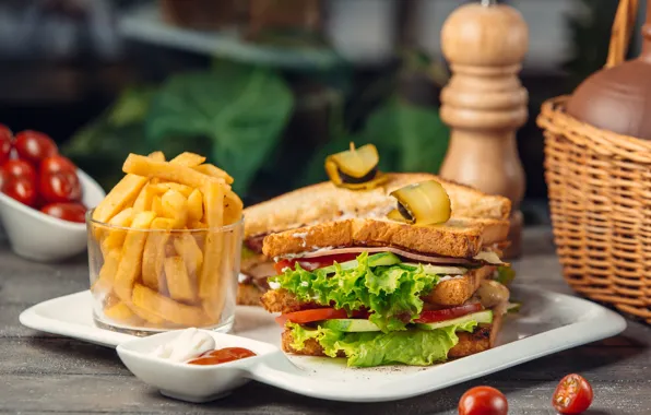 Cheese, bread, vegetables, tomatoes, sauce, tomatoes, salad, potatoes