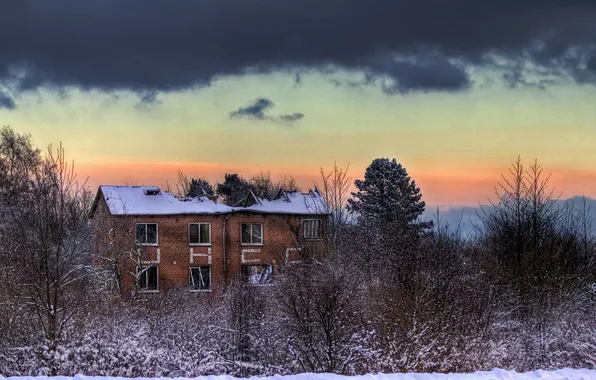 Winter, the sky, clouds, snow, trees, house, abandoned, twilight