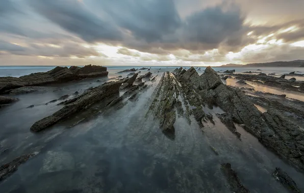 Sea, the sky, clouds, stones, rocks, shore, dal, horizon