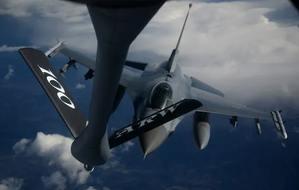 Picture fighter, F-16, Fighting Falcon, multipurpose, refueling