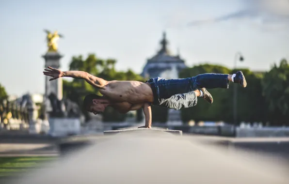 Bokeh, parkour, urban scene