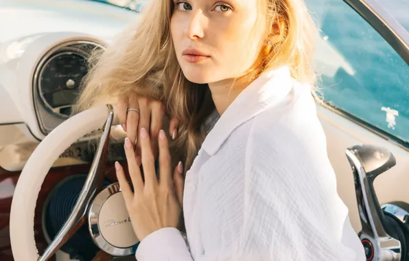 Picture portrait, blonde, Elizabeth, Julia Tumenko