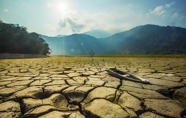 Field, the sky, the sun, clouds, rays, mountains, cracked, desert