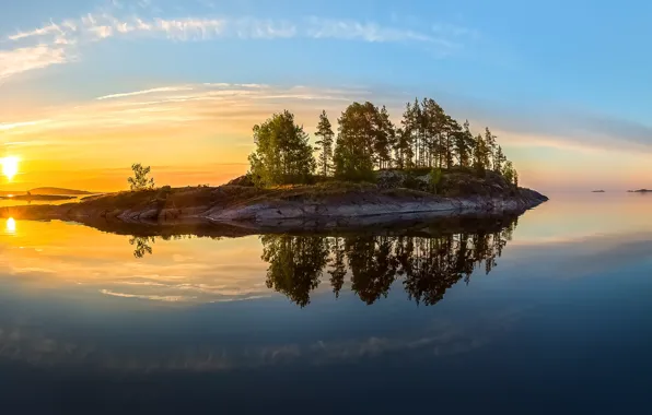 Picture clouds, dawn, dawn, Lake Ladoga, Karelia