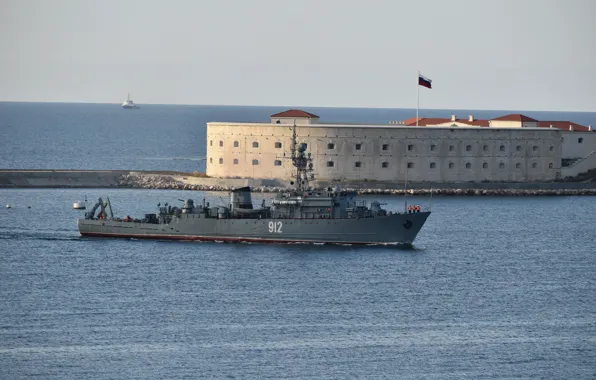 Sea, Sevastopol, minesweeper, project 266m, Turbinist, author Erne