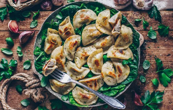 Picture parsley, garlic, pan, dumplings, spinach