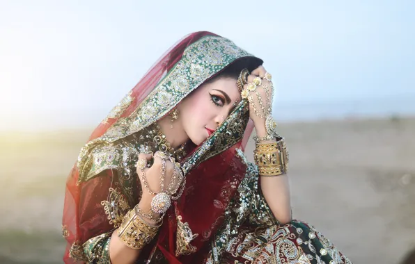 Look, decoration, holiday, ring, earrings, outfit, bracelets, shawl