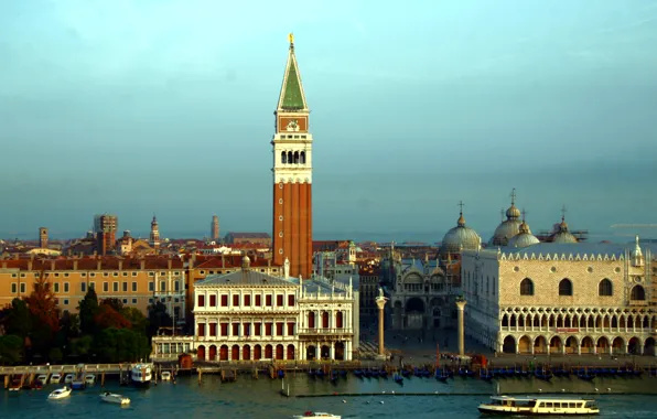 Italy, Venice, channel, columns, the Doge's Palace, the bell tower, Piazzetta