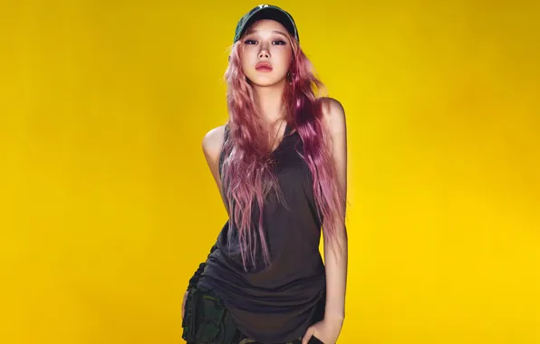 Picture Music, Giselle, aespa, K-Pop singer, Yellow background