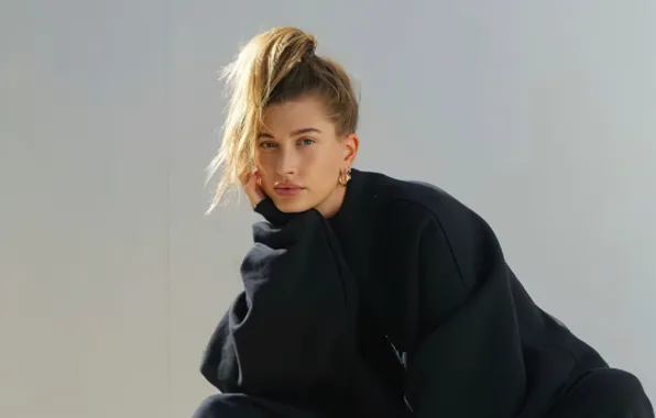 Look, grey background, look, cute girl, cute girl, gray background, model posing, Hailey Baldwin