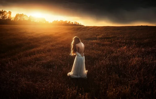 GIRL, GRASS, HORIZON, FIELD, DRESS, BACK, SUNSET, CLOUDS