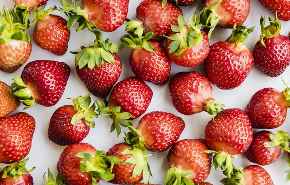 Berries, strawberry, placer, light background, a lot