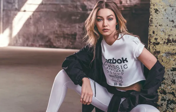 Pose, model, Gigi Hadid