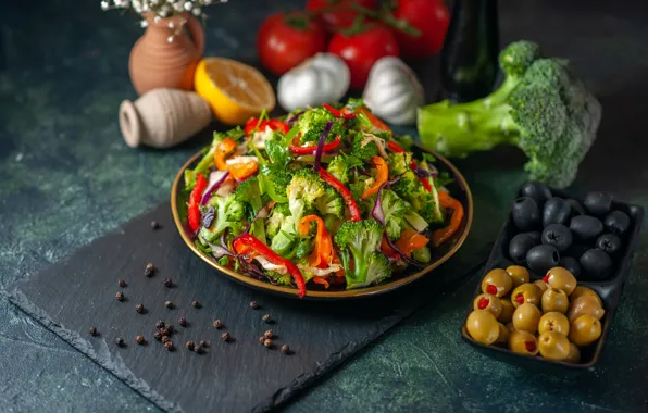 Plate, vegetables, olives, salad, olives