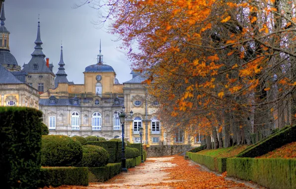 Picture autumn, falling leaves, Spain, Royal Palace, La Granja de San