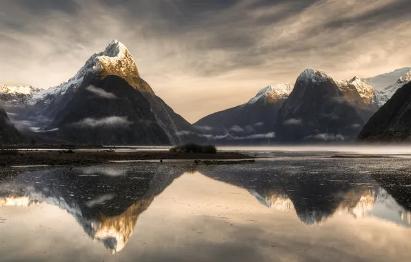 Ice, water, clouds, snow, mountains, fog, lake, rocks