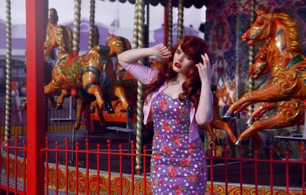 Look, girl, Miss Deadly Red