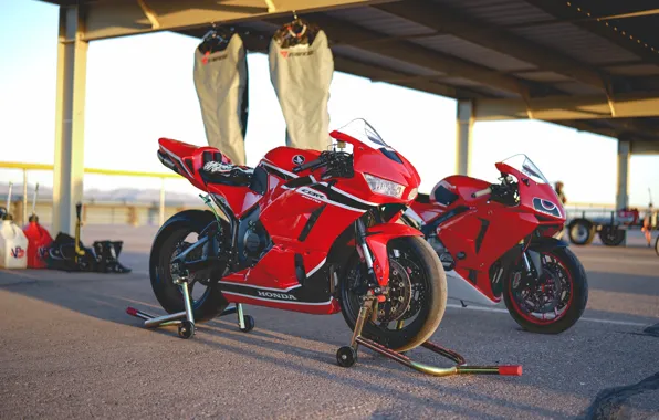 Red, Black, CBR600RR-R