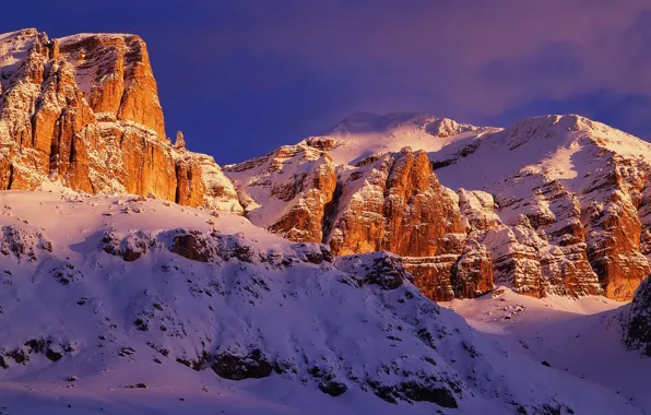 Picture the sky, snow, mountains