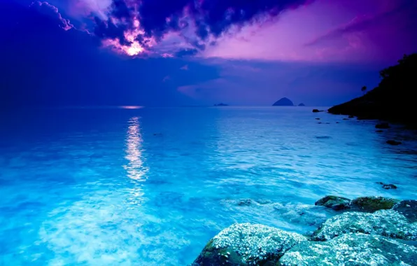 Picture the ocean, shore, the evening